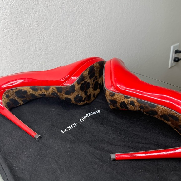 Dolce & Gabbana 👠 Red Patent Leather Heels - Picture 4 of 5
